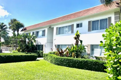 251 SE 6th Ave #14 1