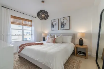 3030 Collins Ave #2G 1