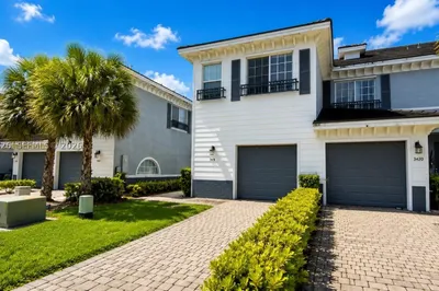 3418 NW 13th St 1