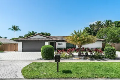 820 SW 16th Street 1