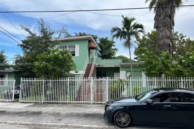 729 NW 55th Ter 1