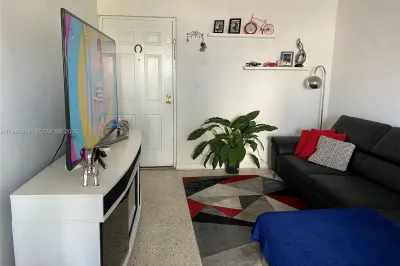 420 NW 12 Ave #43 1