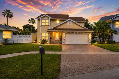 1051 SW 95th Ter 1