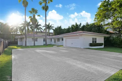 52 Camden Dr 1