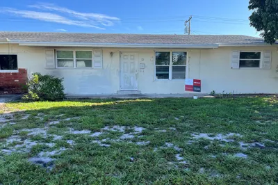 271 SW 4th Street 1