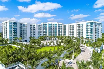 Akoya Boca West