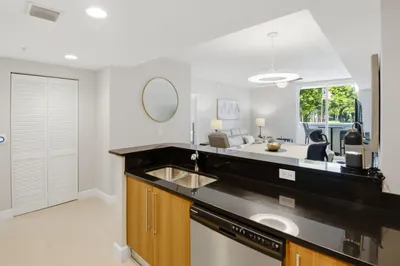 191 SE 20th Avenue #210 1