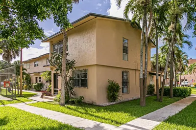 110 SW 108th Ave #H8 1