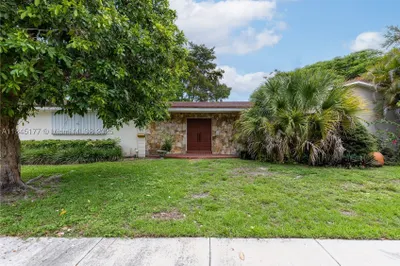 10415 SW 87th Ave 1