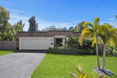 486 NW 1st Street 1