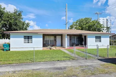 202 SW 2nd Terrace 1