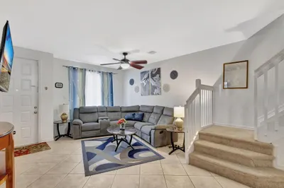 1907 Hibiscus Lane 1
