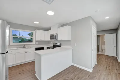 3330 SW 18th Street 1