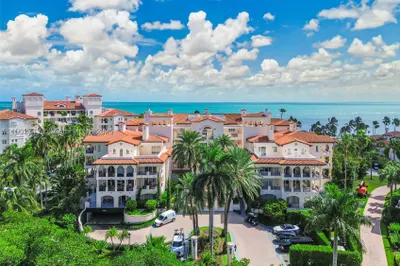 19236 Fisher Island Dr #19236 1