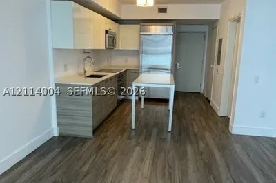 1300 Brickell Bay Dr #1000 1