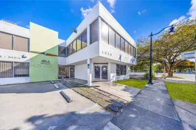 1235 SW 22nd St 1