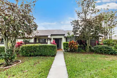 423 Narrowleaf Court 1