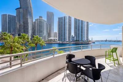 888 Brickell Key Dr #404 1