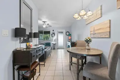 2225 NE 14th Avenue #2 1