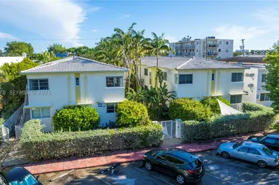 1007 Bay Dr #104 1