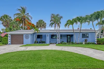 3685 Daisy Avenue 1