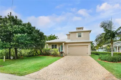 Built in 2017 in Old Palm City with NO HOA, CBS co