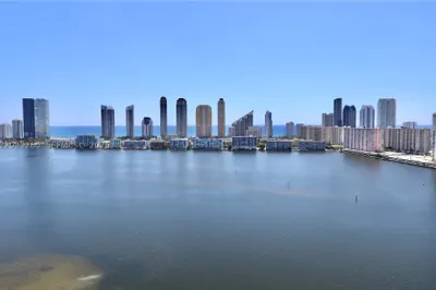 4000 Island Blvd #1704 1