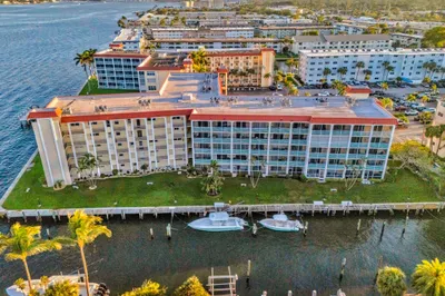 105 Paradise Harbour Boulevard #108 1