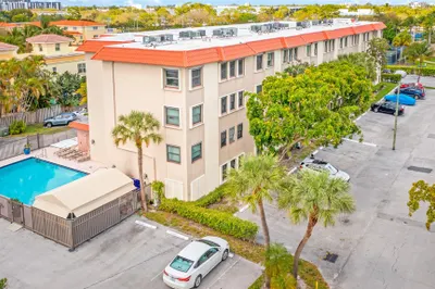 615 NE 12th Avenue #307 1