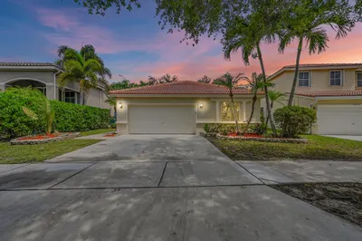 5365 NW 49th Street 1