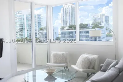 300 S Pointe Dr #706 1