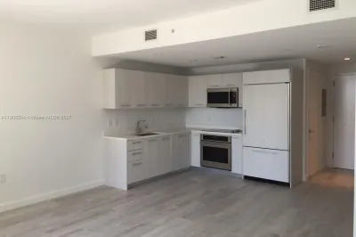 45 SW 9 st #1402 1