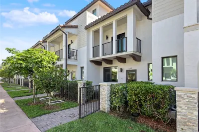 4527 NW 83rd Path 1
