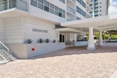 209 N Fort Lauderdale Beach Blvd #2A 1