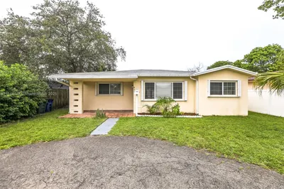 412 SW 4th Ter 1