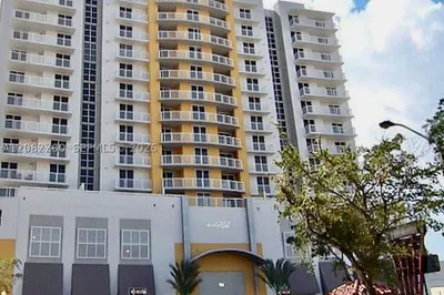 900 SW 8th St #808 1