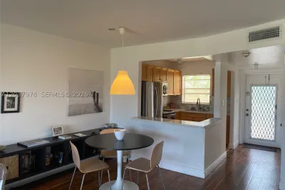 8861 Sunrise Lakes Blvd #311 1