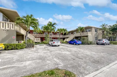 305 E Ocean Avenue #204 1