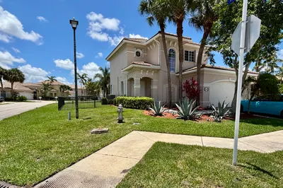 8586 White Cay 1