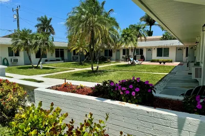 120 NE 10th Avenue #1 1