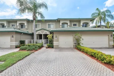 7919 Exeter Blvd #102 1