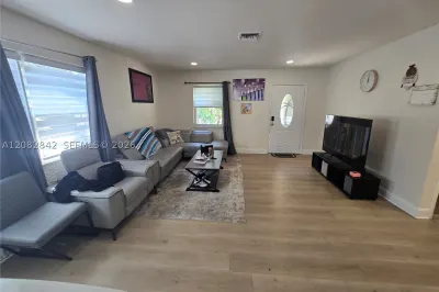 Large & bright living area