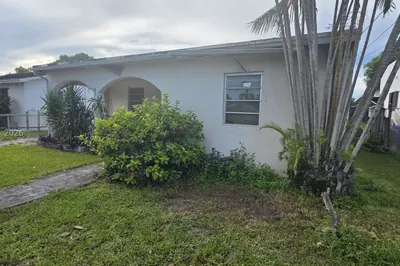 3441 NW 17th St 1