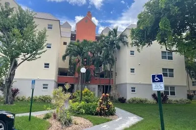8363 Lake Drive #506 1