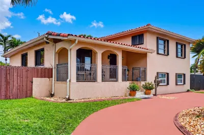 7911 SW 18th Ter 1