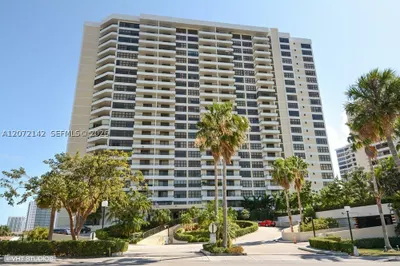 2500 Parkview Dr #1004 1