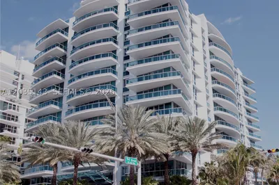 9401 Collins Ave #403 1