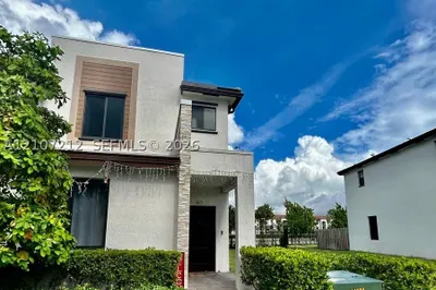 613 NE 208th Ter #613 1
