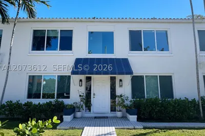 2855 Royal Palm Ave #4 1