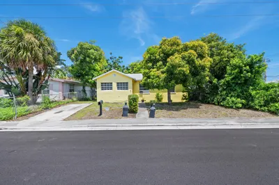 616 W 5th Street 1